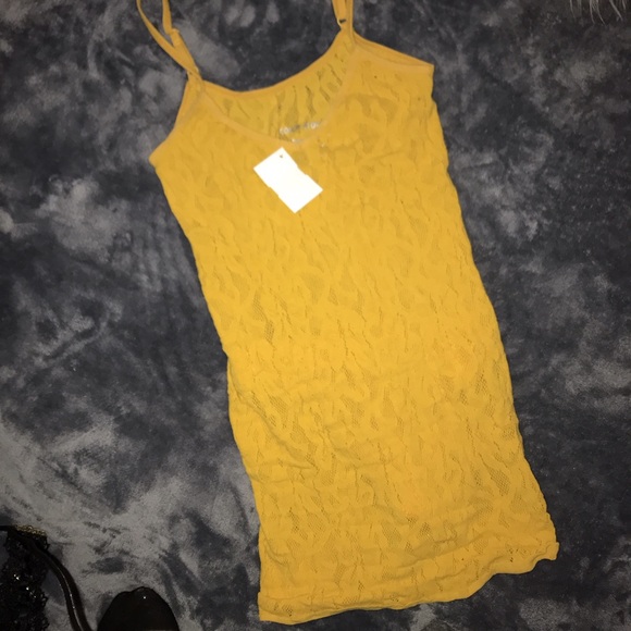 Cute Yellow 💛laced tank top✨ - Picture 3 of 3